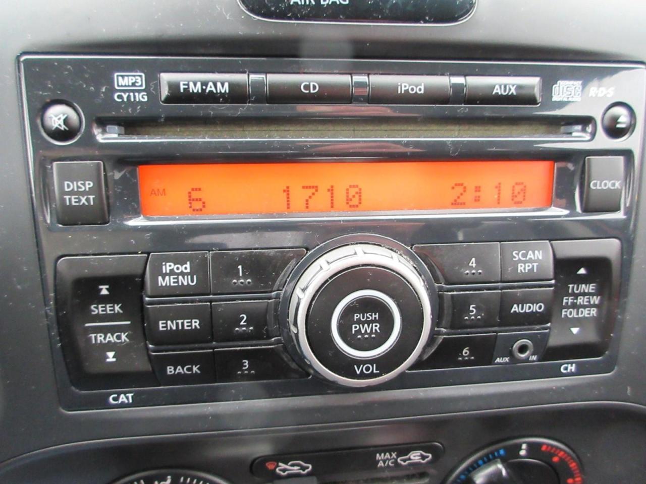 2013 Nissan Juke SV Photo