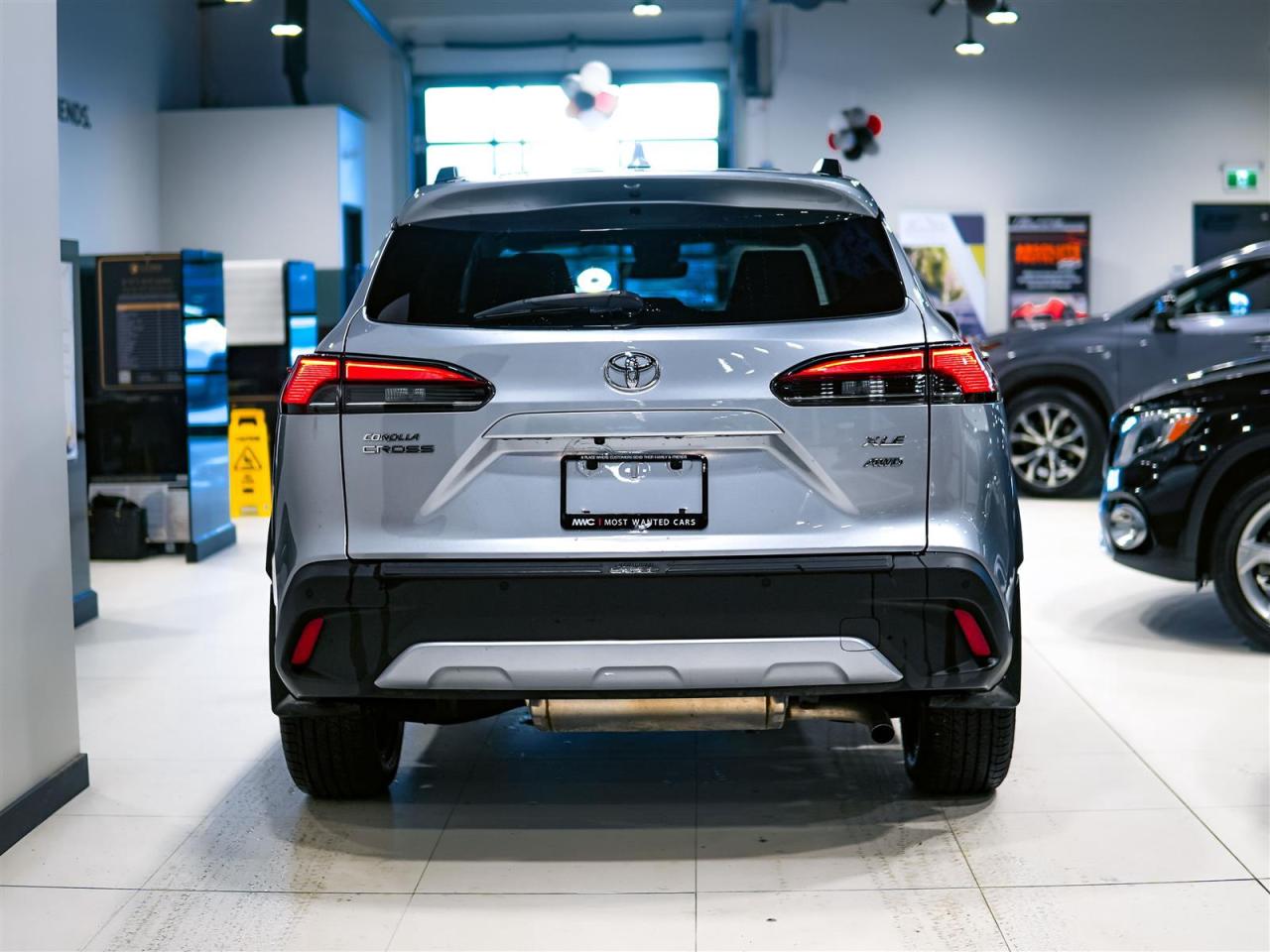 2022 Toyota Corolla Cross XLE | AWD | LEATHER | SUNROOF | NO ACCIDENTS Photo