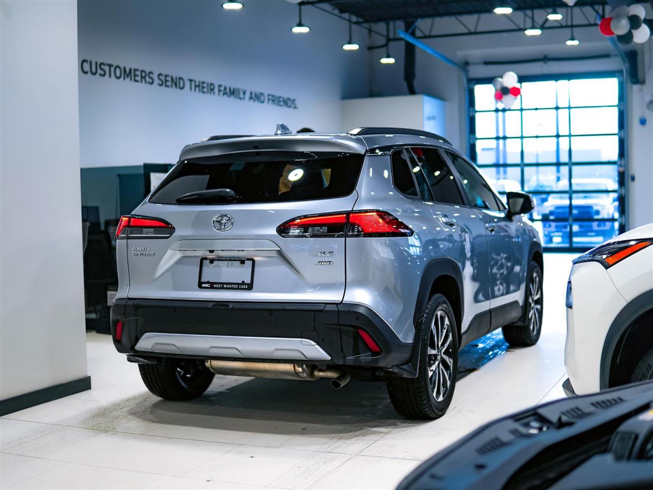 2022 Toyota Corolla Cross XLE | AWD | LEATHER | SUNROOF | NO ACCIDENTS Photo