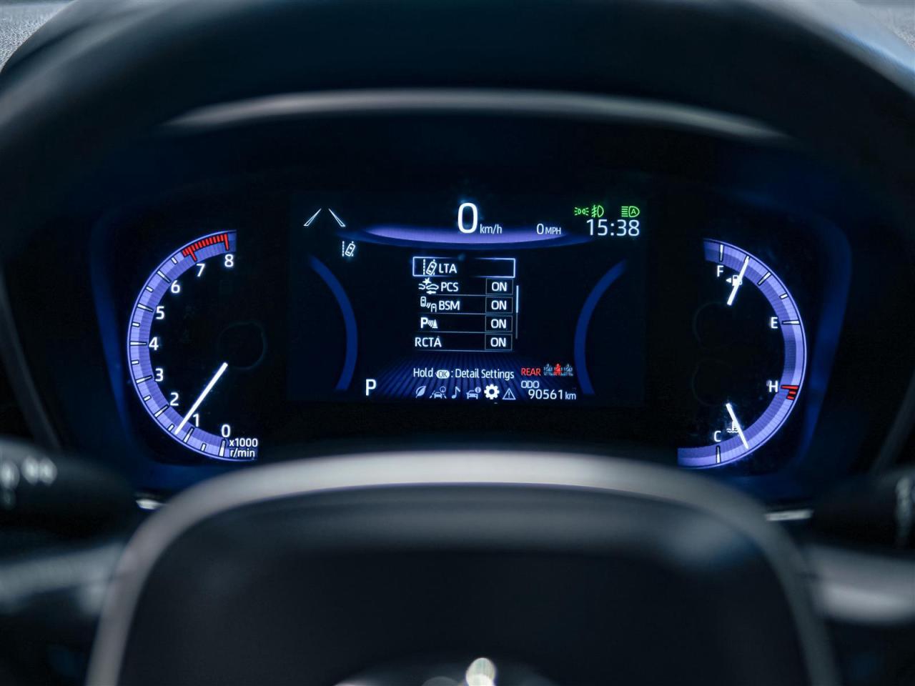 2022 Toyota Corolla Cross XLE | AWD | LEATHER | SUNROOF | NO ACCIDENTS Photo