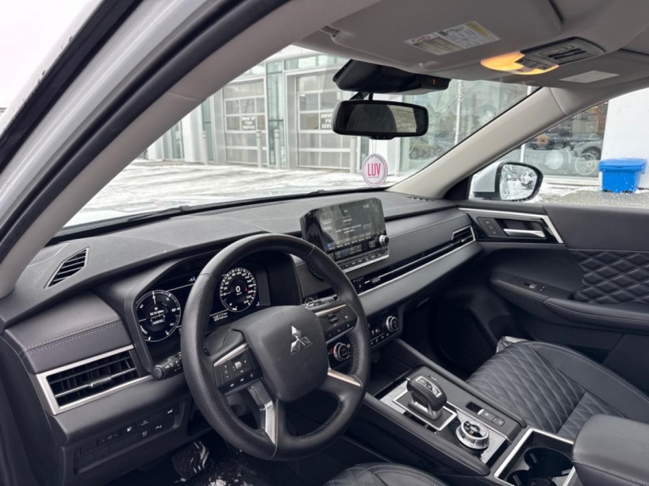 2024 Mitsubishi Outlander Plug-In Hybrid SEL S-AWC Photo