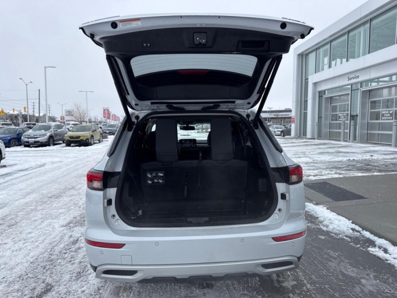 2024 Mitsubishi Outlander Plug-In Hybrid SEL S-AWC Photo