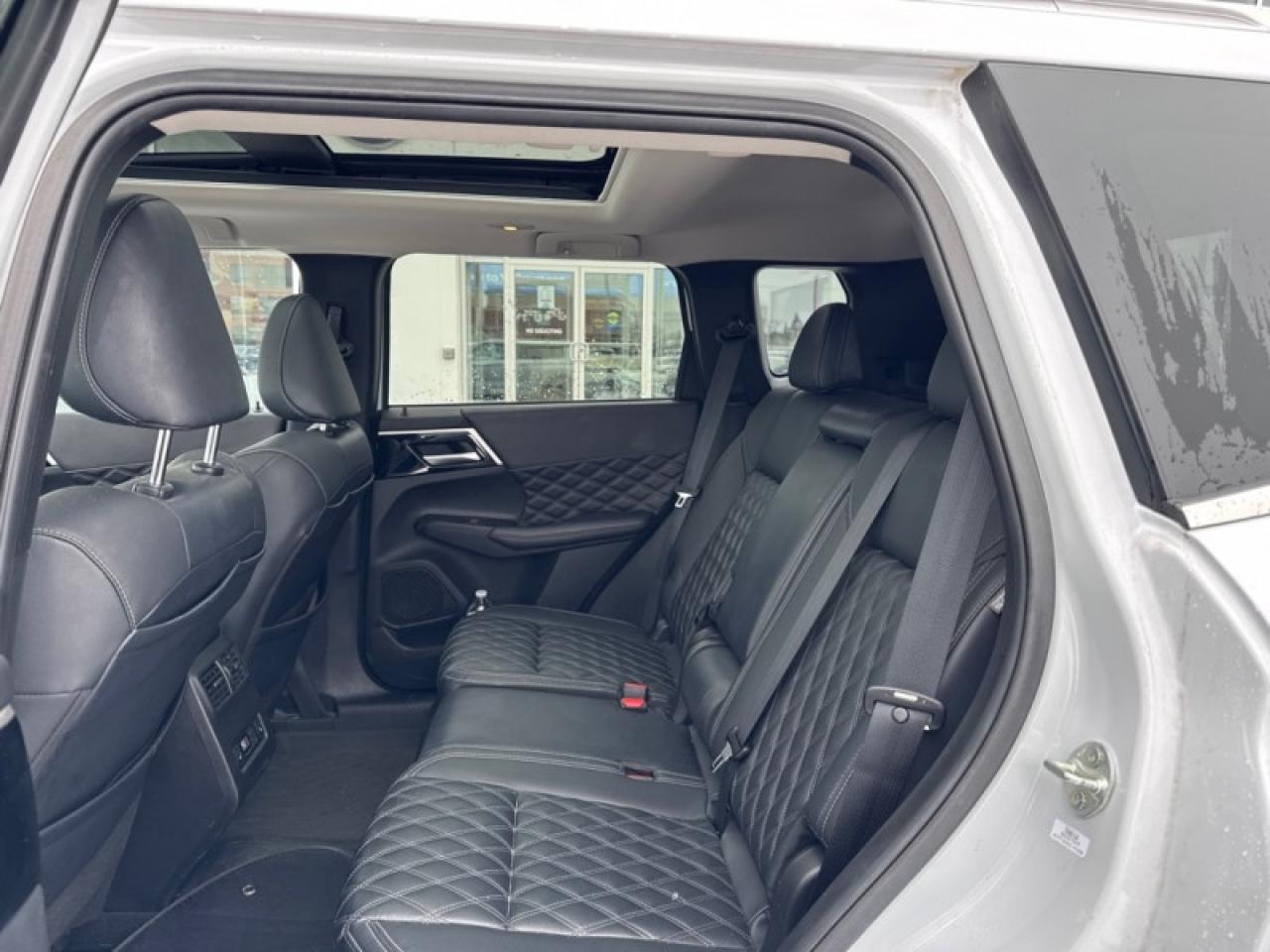 2024 Mitsubishi Outlander Plug-In Hybrid SEL S-AWC Photo