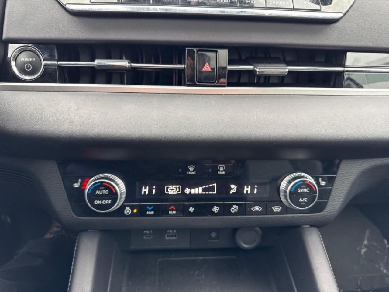 2024 Mitsubishi Outlander Plug-In Hybrid SEL S-AWC Photo