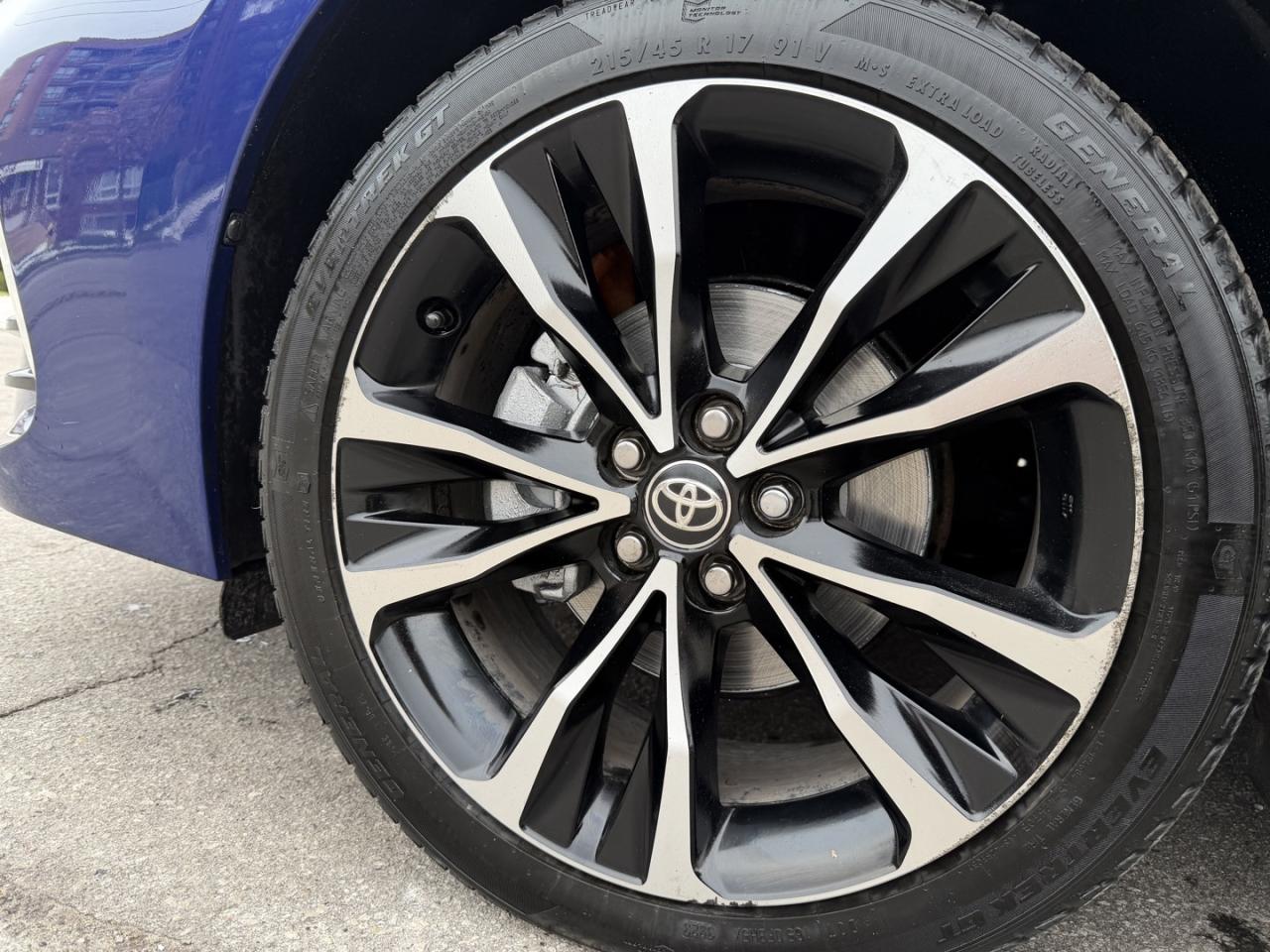2019 Toyota Corolla SE CVT Photo