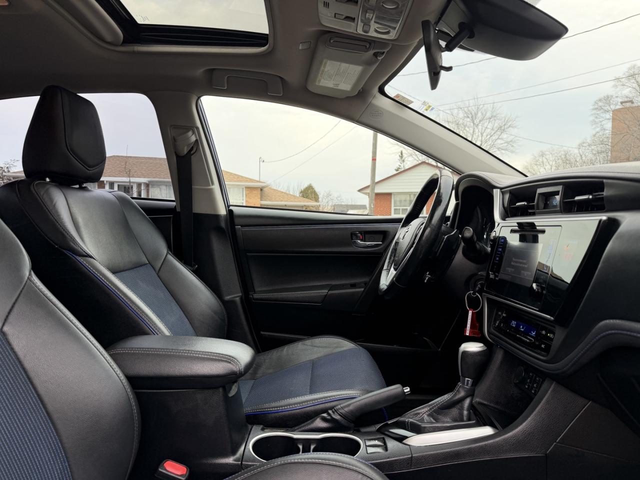 2019 Toyota Corolla SE CVT Photo