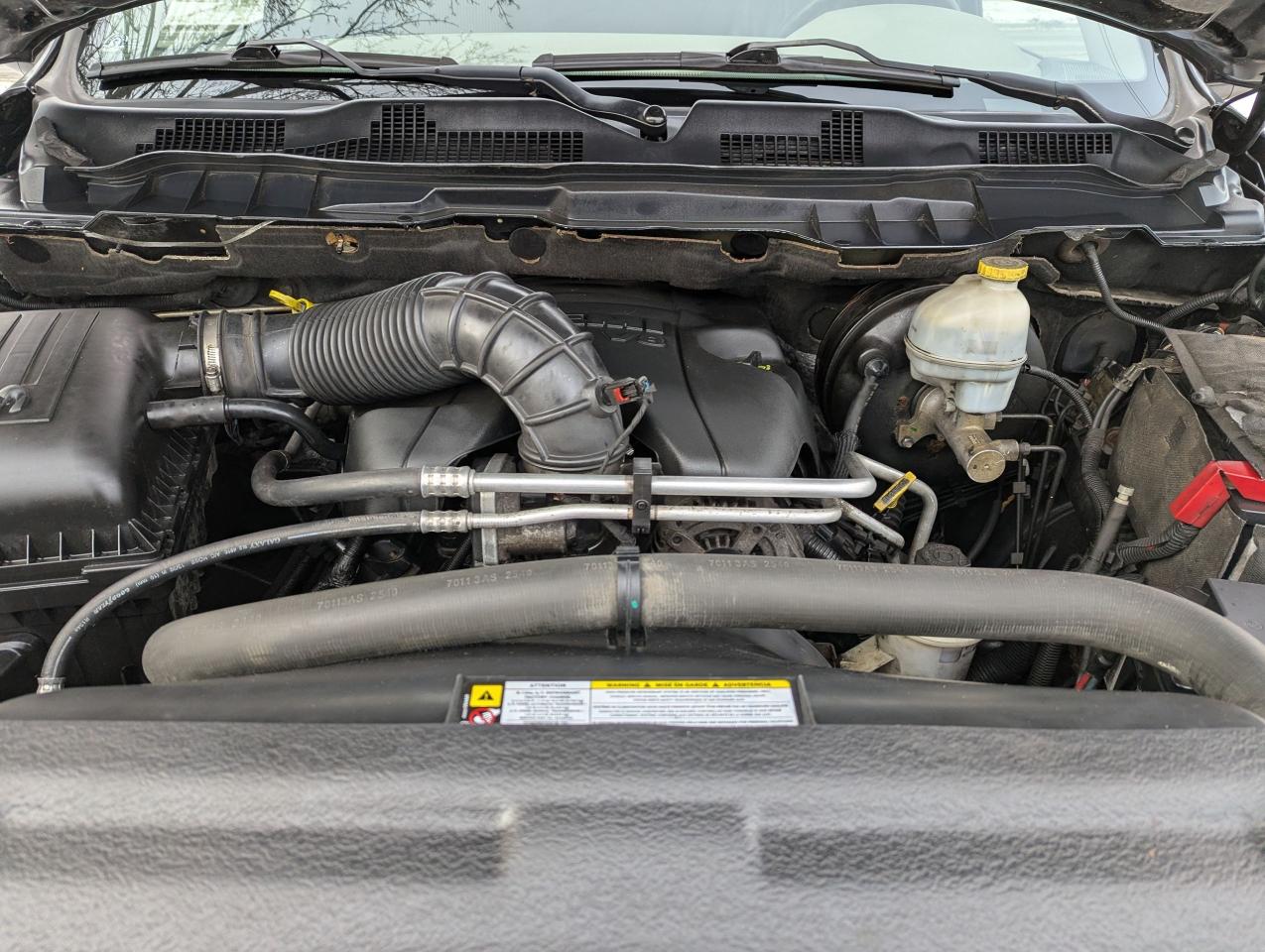 2011 RAM 1500 "4X4 WORK or PLAY" certified + FREE 6M warranty Photo