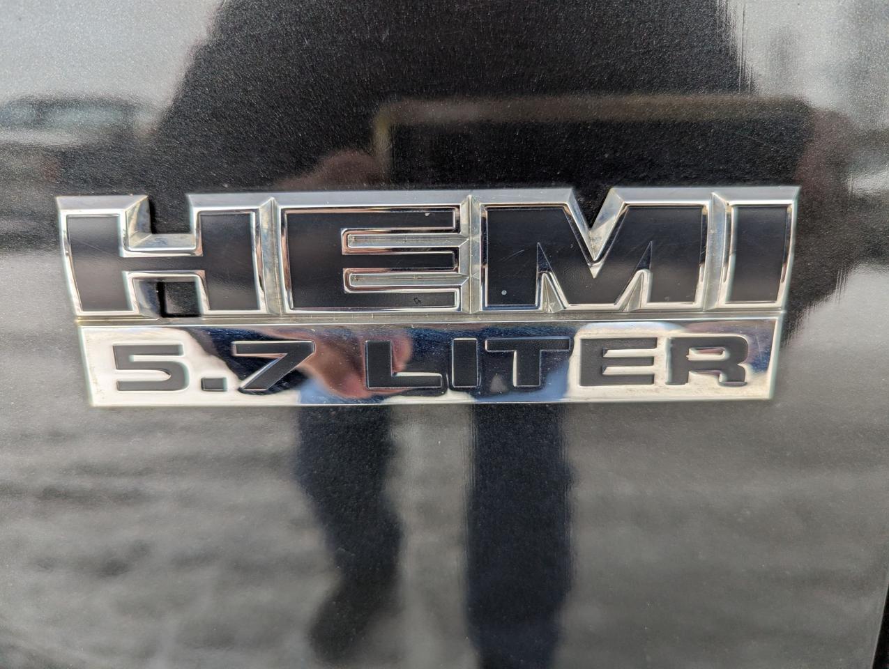 2011 RAM 1500 "4X4 WORK or PLAY" certified + FREE 6M warranty Photo