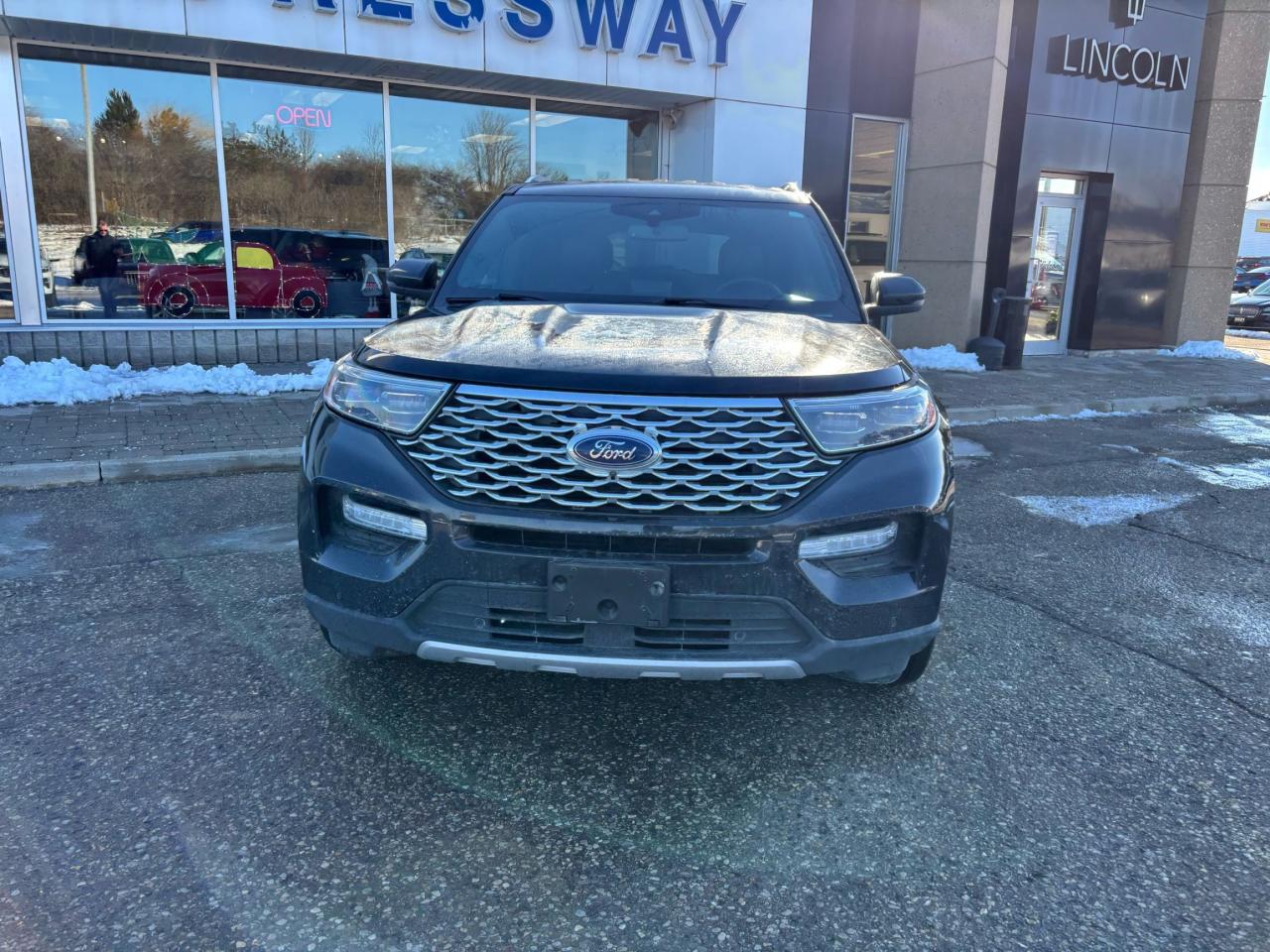 2022 Ford Explorer PLATINUM, LOCAL TRADE, 21" RIMS, REMOTE START! Photo