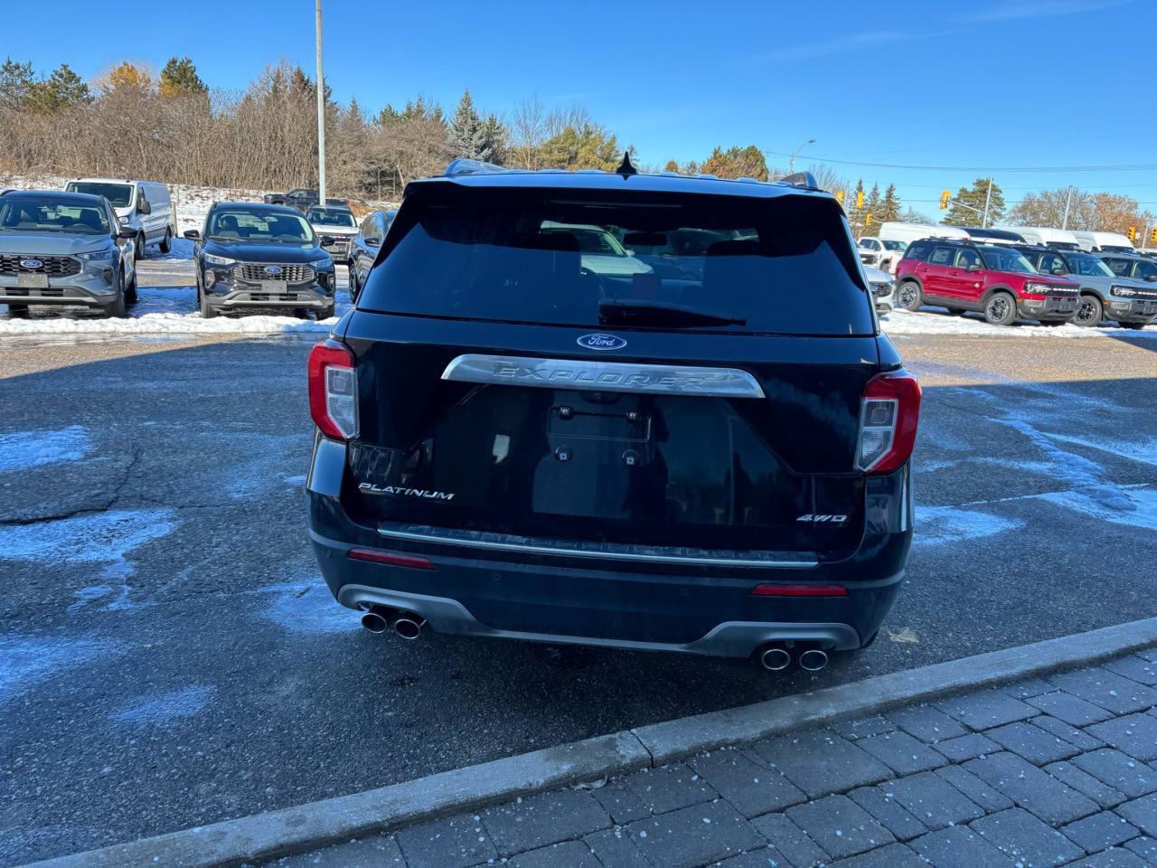 2022 Ford Explorer PLATINUM, LOCAL TRADE, 21" RIMS, REMOTE START! Photo4