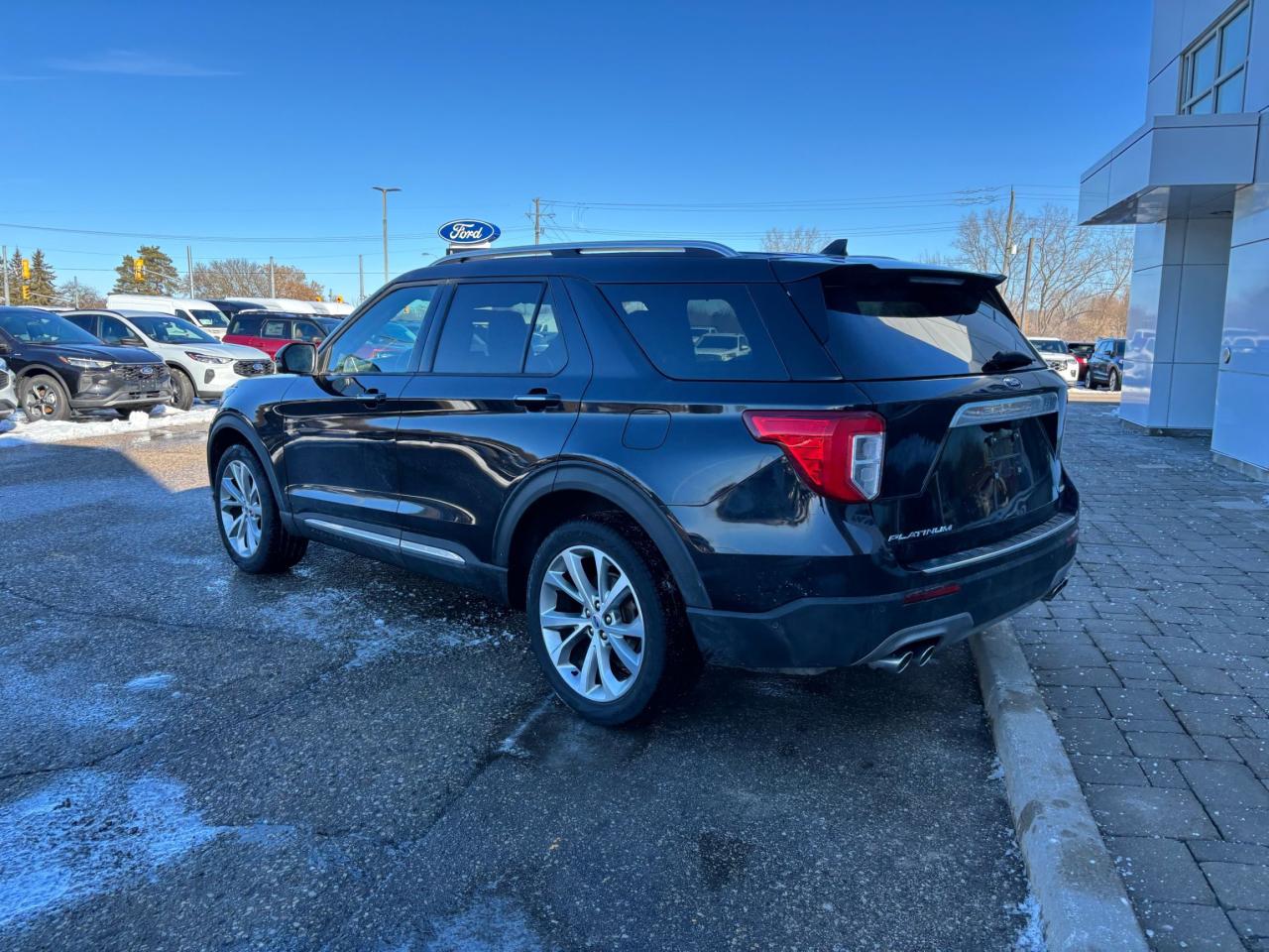 2022 Ford Explorer PLATINUM, LOCAL TRADE, 21" RIMS, REMOTE START! Photo