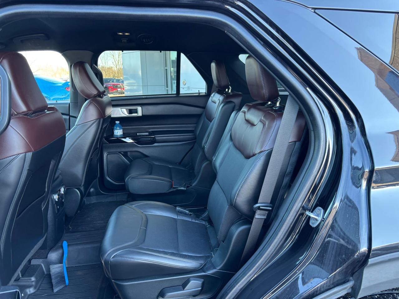 2022 Ford Explorer PLATINUM, LOCAL TRADE, 21" RIMS, REMOTE START! Photo