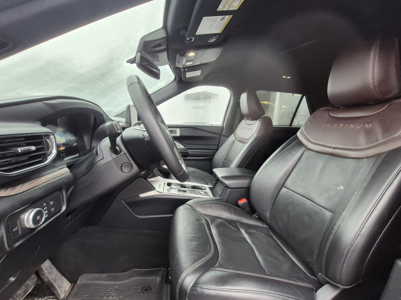 2022 Ford Explorer PLATINUM, LOCAL TRADE, 21" RIMS, REMOTE START! Photo