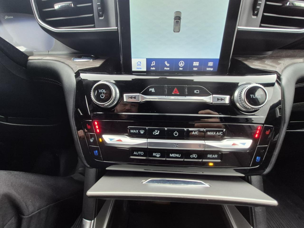 2022 Ford Explorer PLATINUM, LOCAL TRADE, 21" RIMS, REMOTE START! Photo