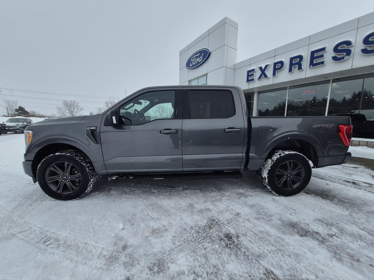 2023 Ford F-150 LOCAL TRADE, SPORT, 20" RIMS, HEATED SEATS! Photo