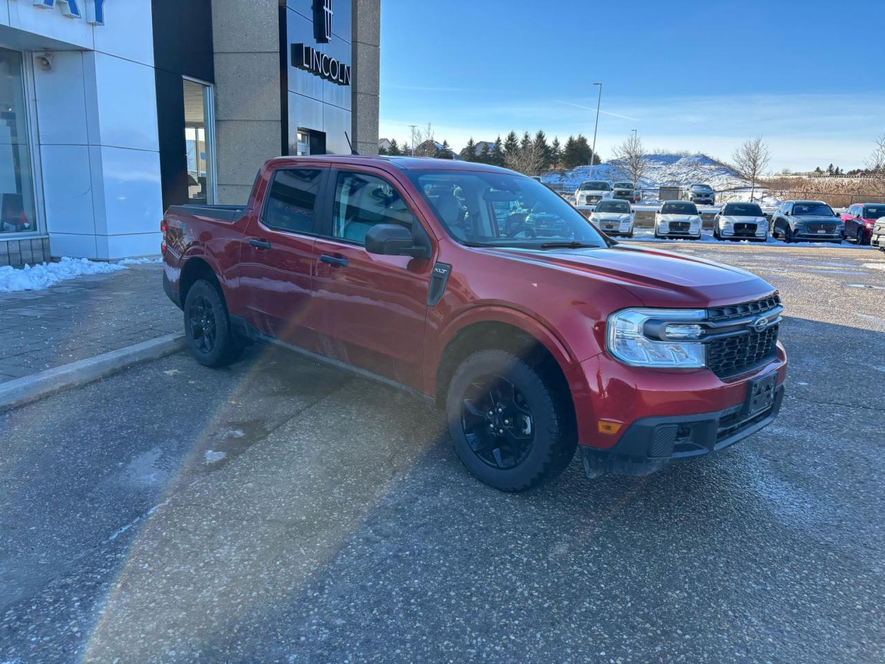 2022 Ford Maverick XLT, AWD, CREW, FX4 PACKAGE, LOCAL TRADE! Photo2