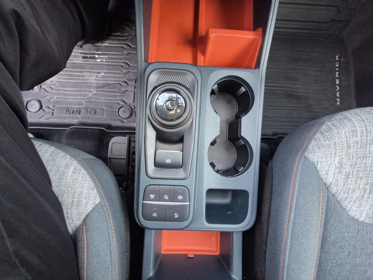 2022 Ford Maverick XLT, AWD, CREW, FX4 PACKAGE, LOCAL TRADE! Photo