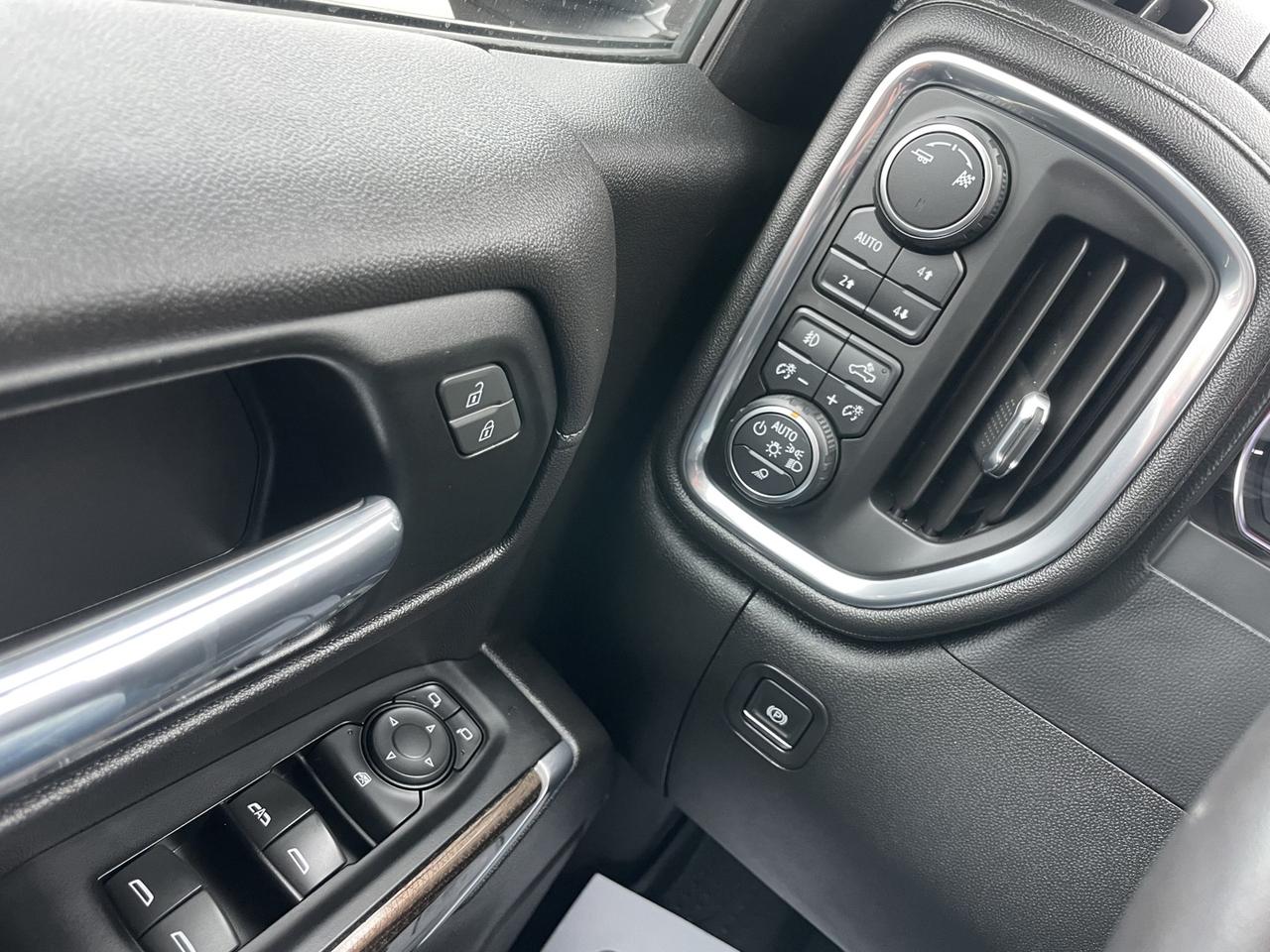 2019 Chevrolet Silverado 1500 LT Trail Boss Crew Cab 4WD *One  Owner Photo