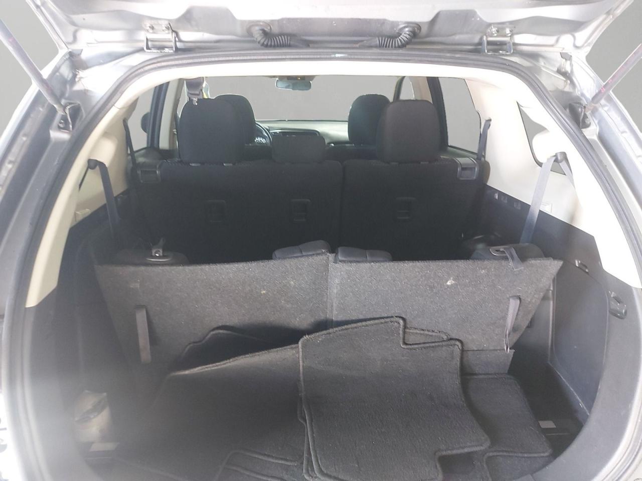 2020 Mitsubishi Outlander ES Photo