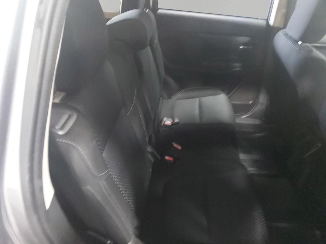 2020 Mitsubishi Outlander ES Photo