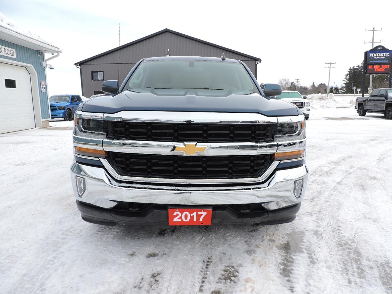 2017 Chevrolet Silverado 1500 LT Photo1