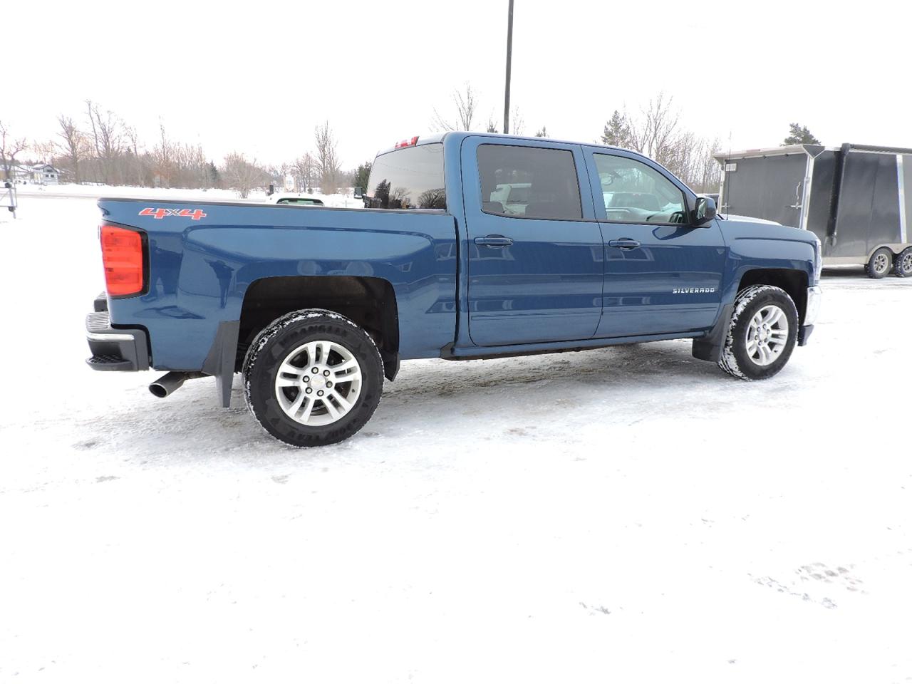2017 Chevrolet Silverado 1500 LT Photo4