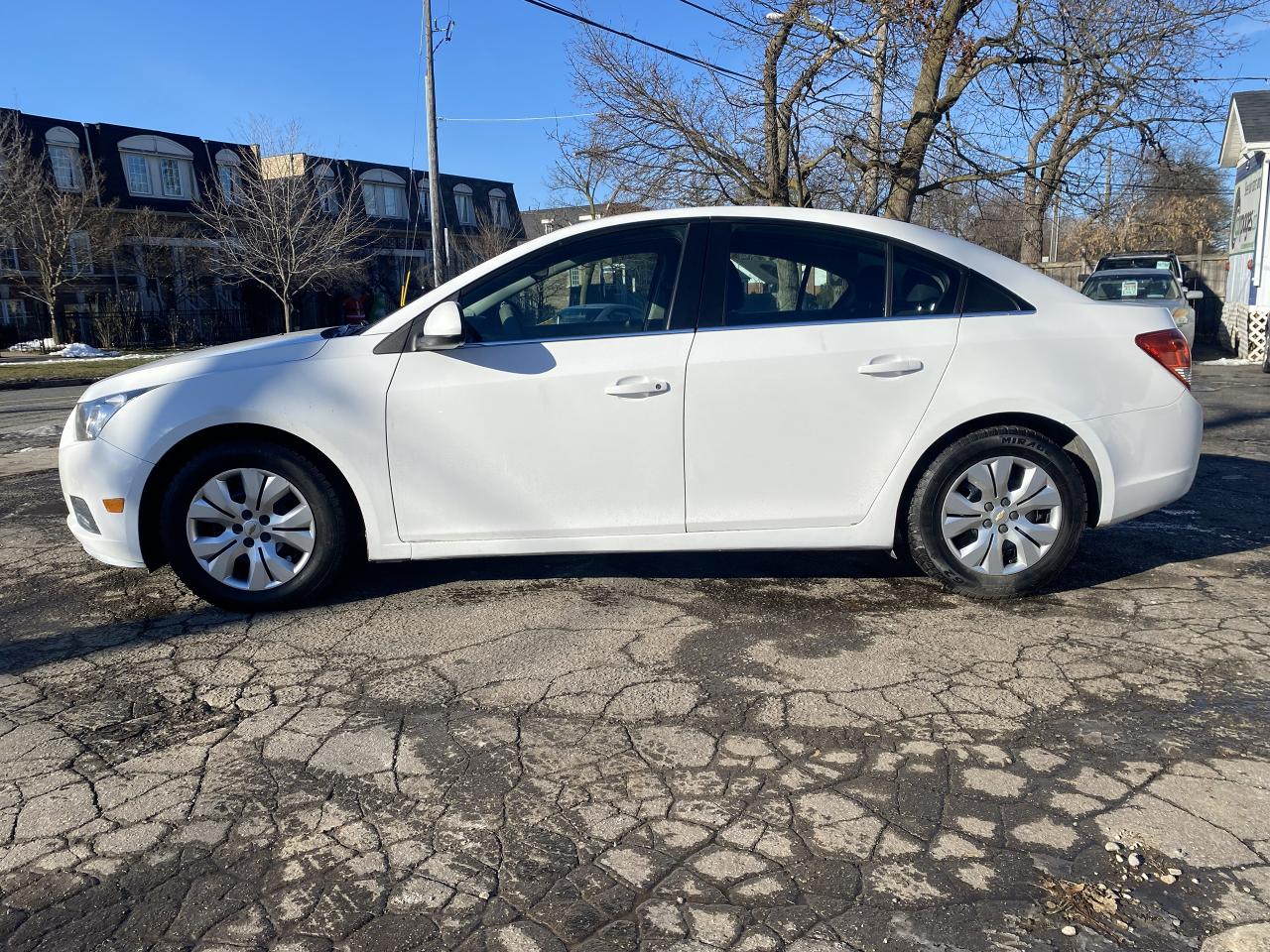 2014 Chevrolet Cruze No Accidents/Automatic/Gas Saver/Bluetooth Photo