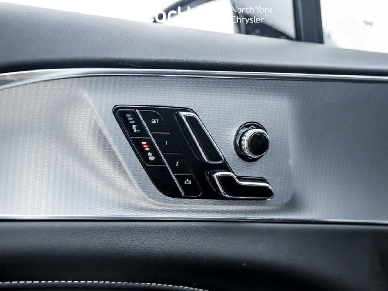 2024 Cadillac LYRIQ Tech Panoroof Heated Seats Navi Apple CarPlay Android Auto Photo