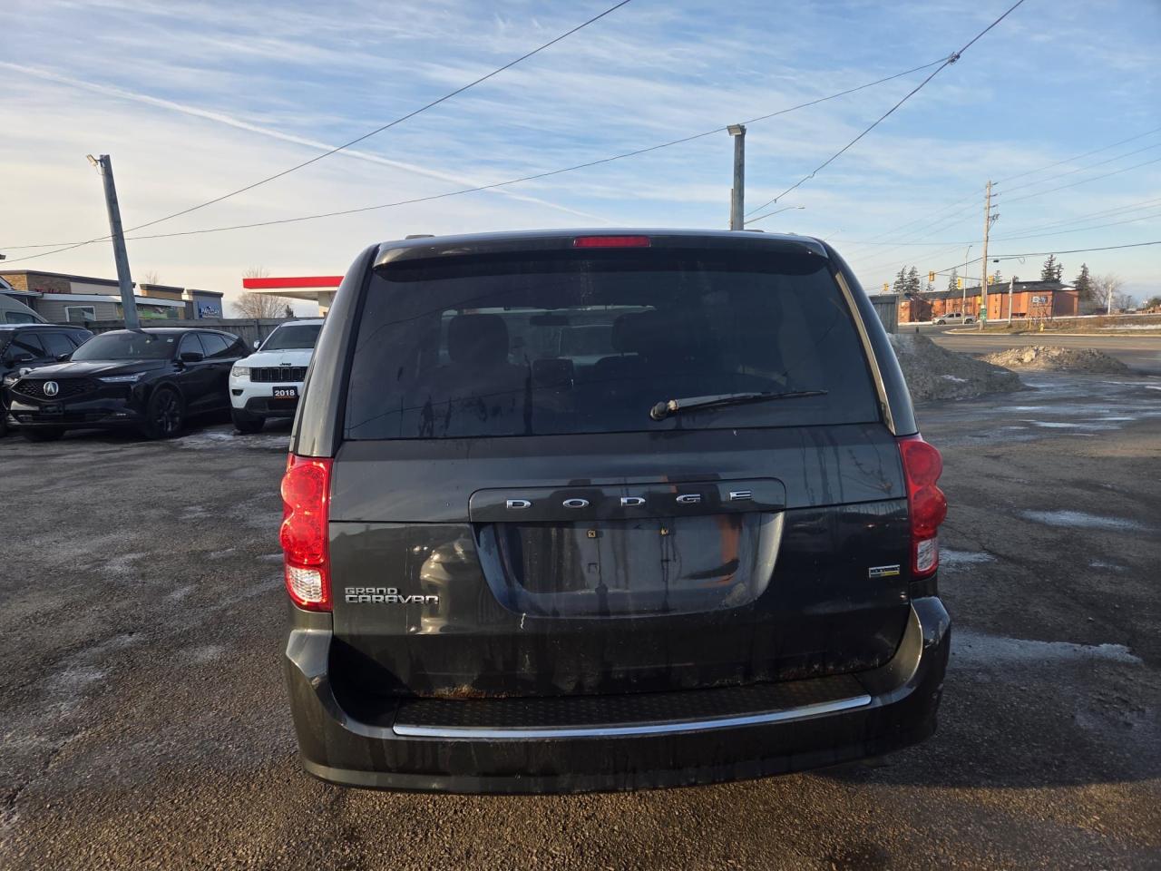 2012 Dodge Grand Caravan SXT, STOWNGO, 7 PASSENGER, WINTER TIRES, AS IS Photo3