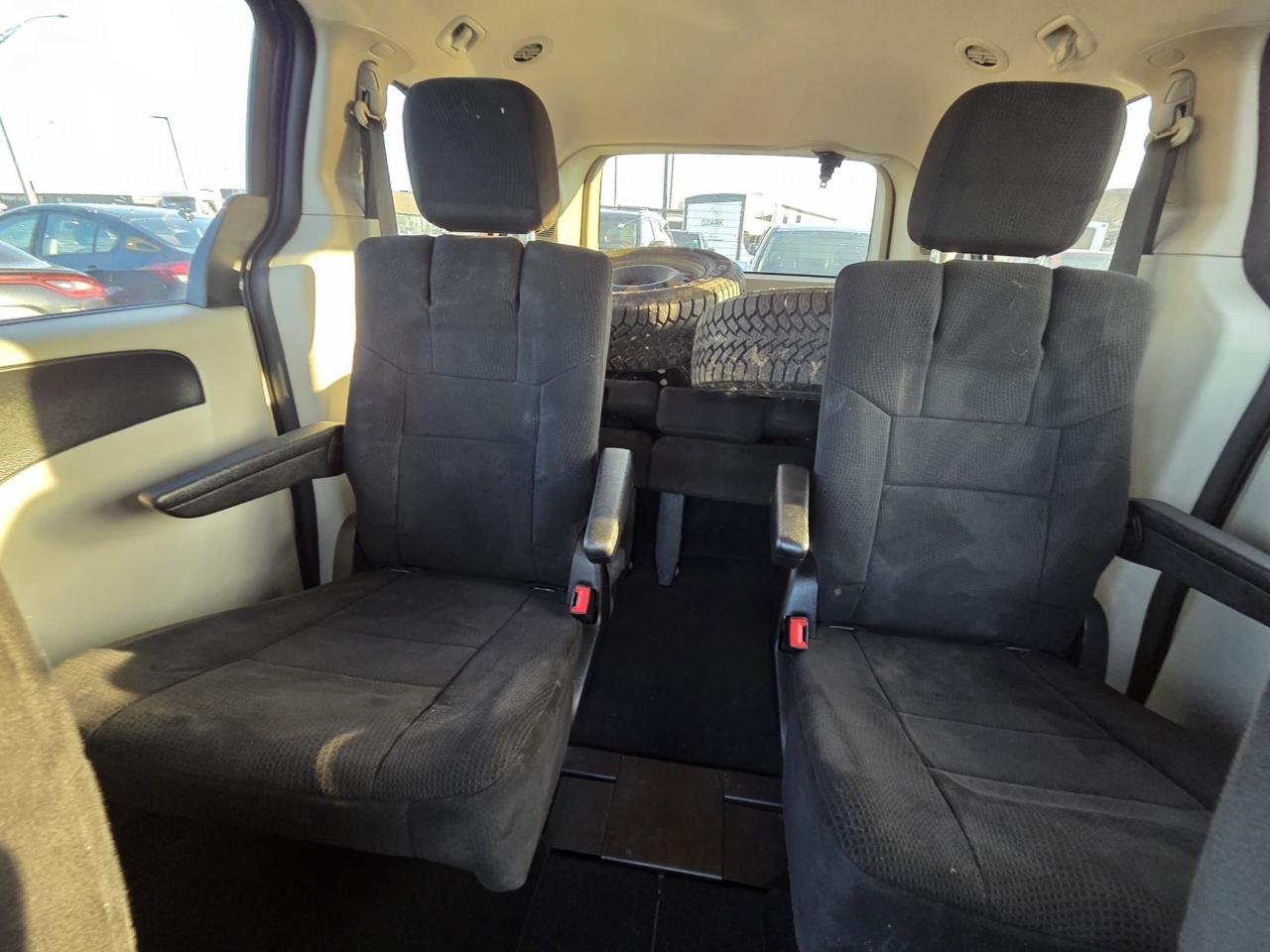 2012 Dodge Grand Caravan SXT, STOWNGO, 7 PASSENGER, WINTER TIRES, AS IS Photo