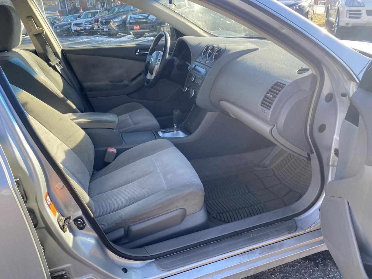 2009 Nissan Altima AS IS Special/Automatic/4 Cylinder Photo