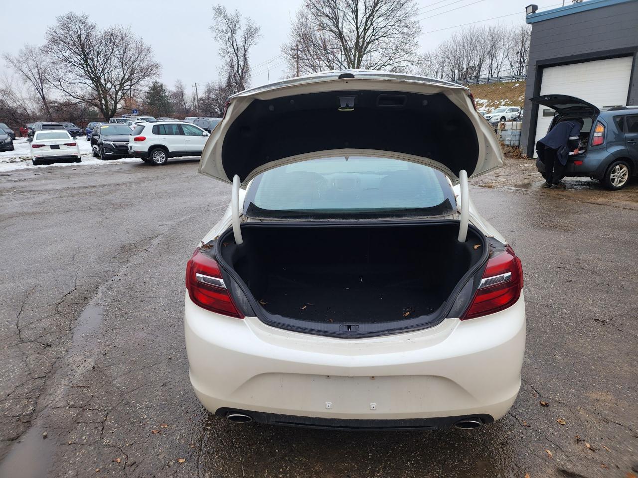 2015 Buick Regal Turbo l Clean Carfax l AWD l Nav l Remote Start Photo