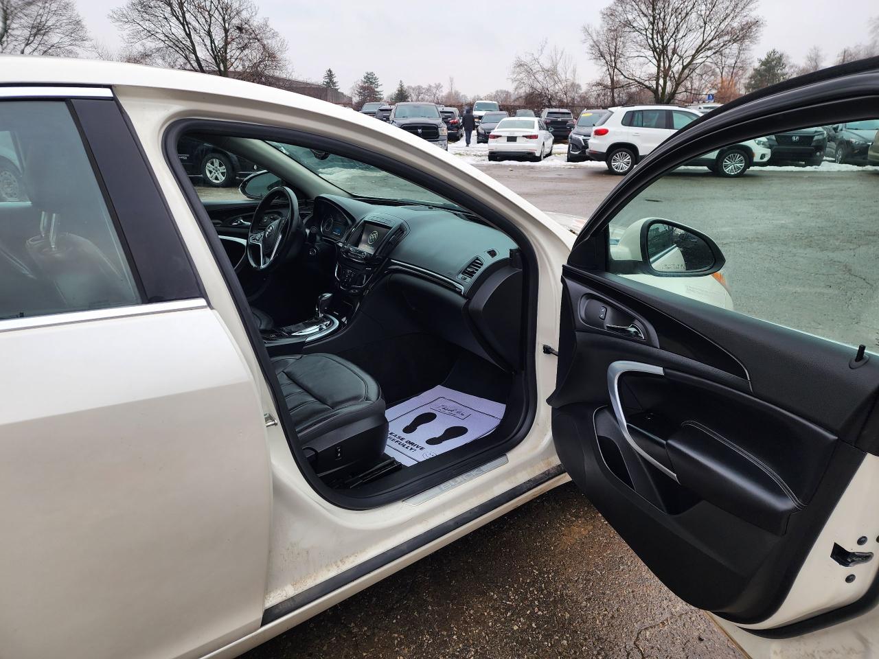 2015 Buick Regal Turbo l Clean Carfax l AWD l Nav l Remote Start Photo