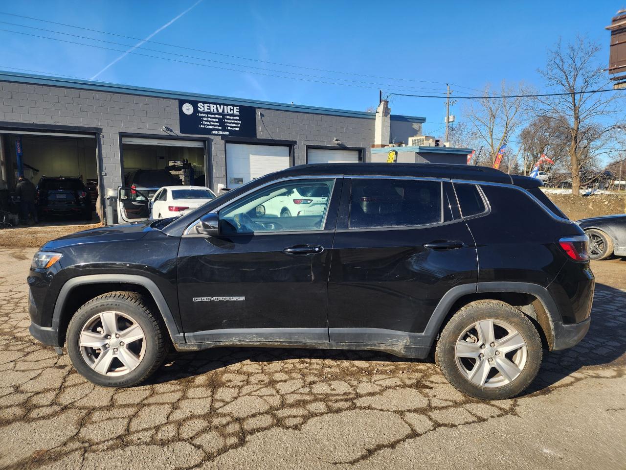 2022 Jeep Compass NORTH l AWD l Heated Seats l Remote Start Photo