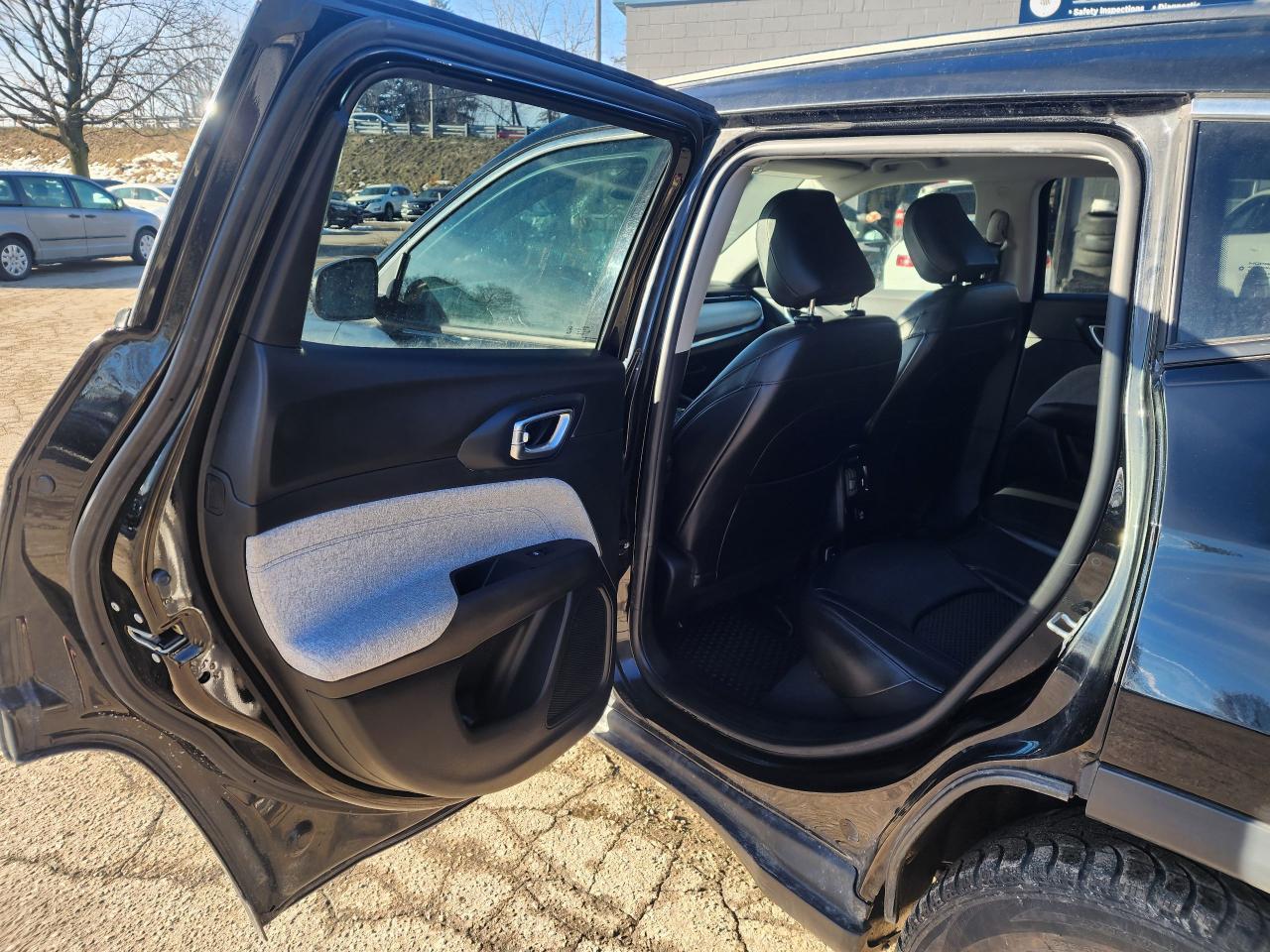 2022 Jeep Compass NORTH l AWD l Heated Seats l Remote Start Photo