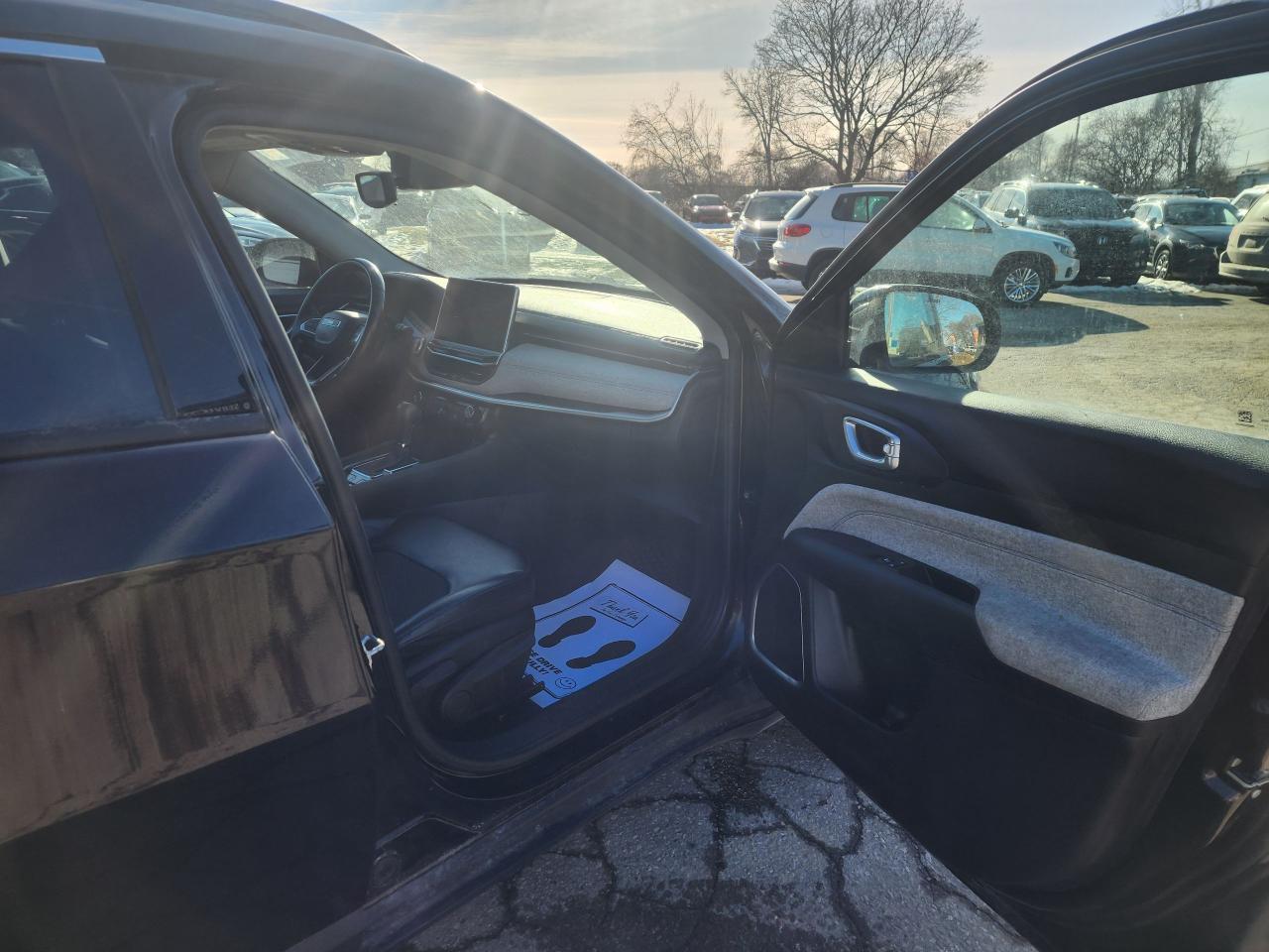 2022 Jeep Compass NORTH l AWD l Heated Seats l Remote Start Photo