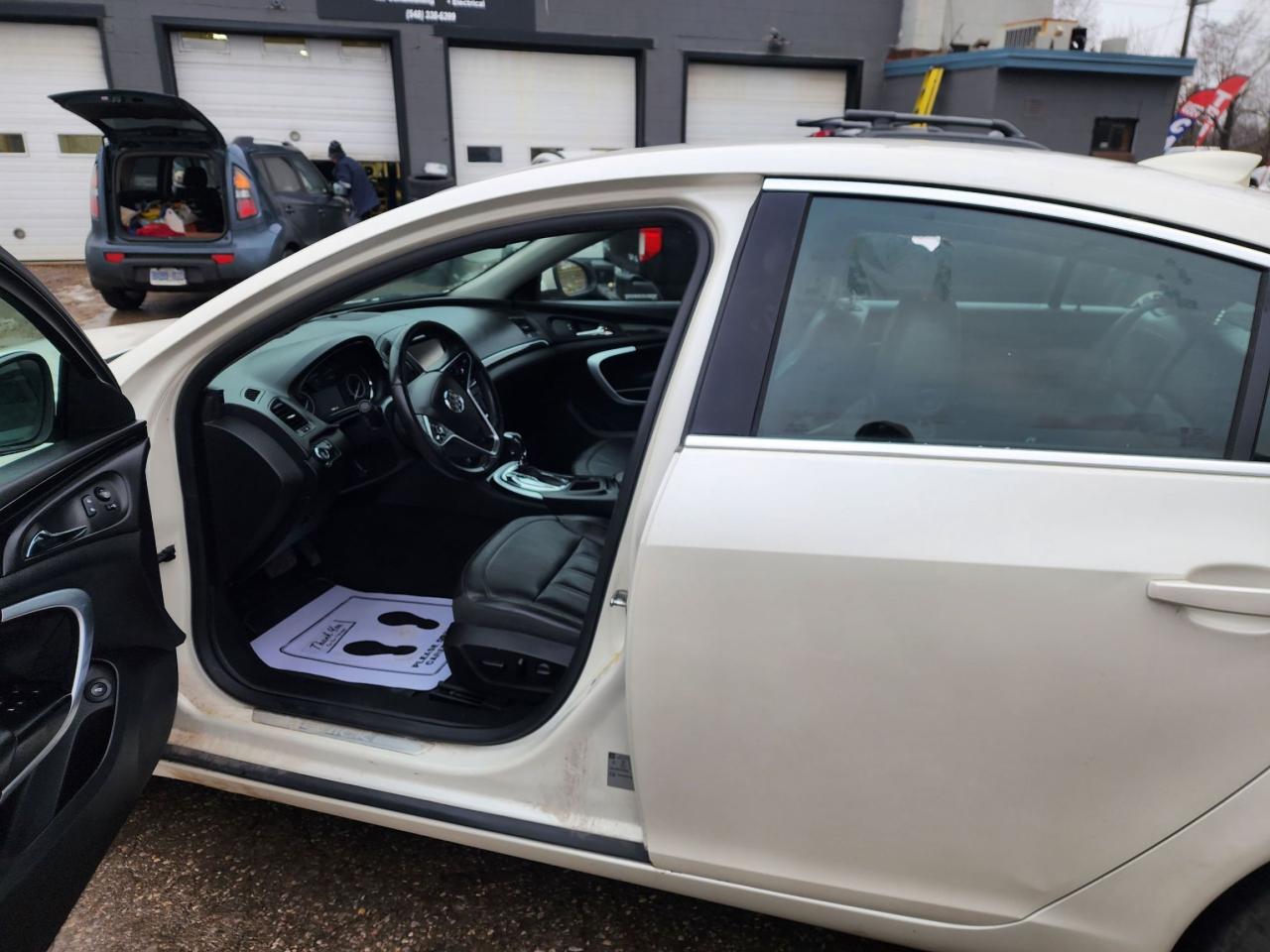 2015 Buick Regal Turbo l Clean Carfax l AWD l Nav l Remote Start