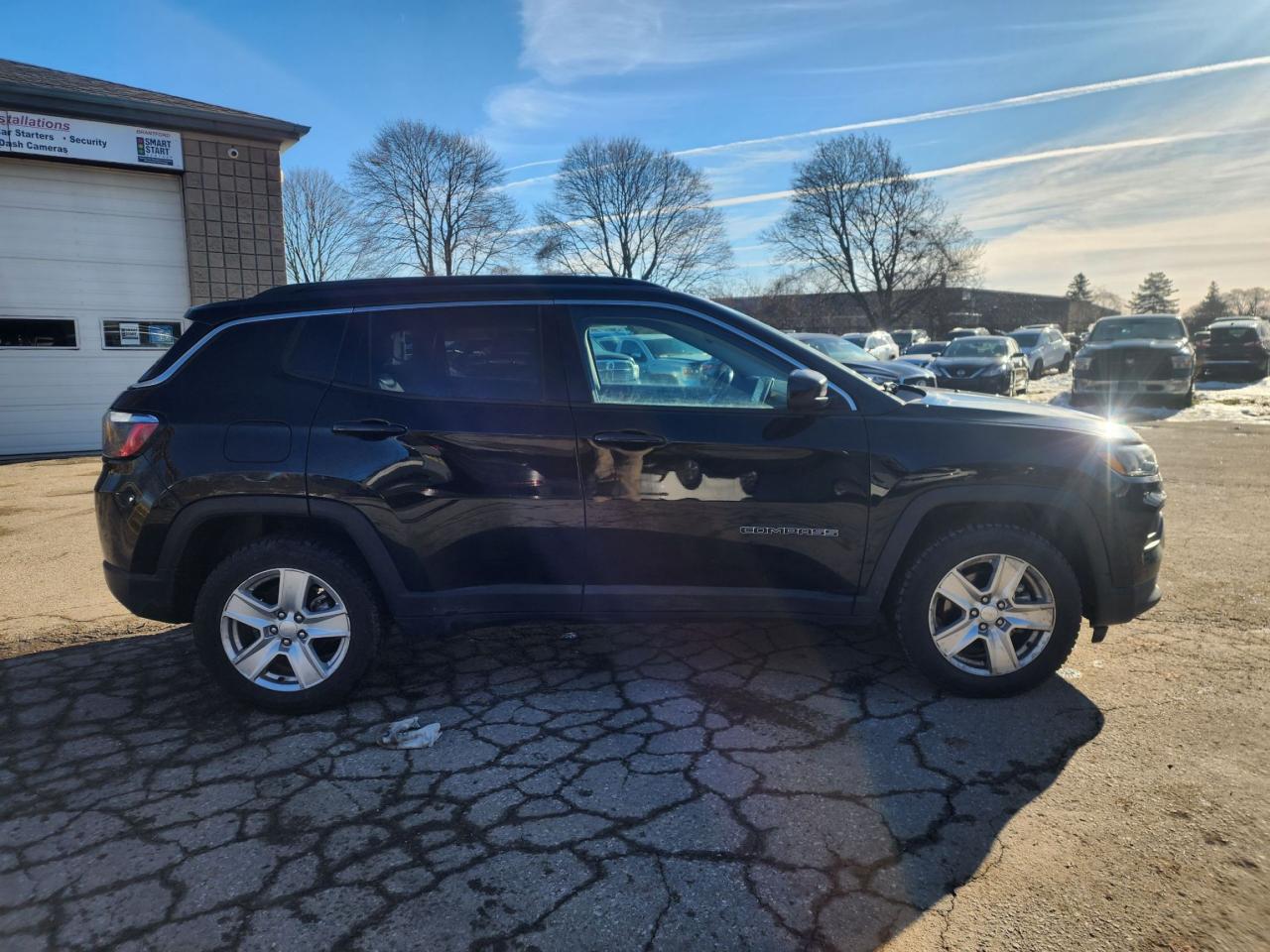 2022 Jeep Compass NORTH l AWD l Heated Seats l Remote Start