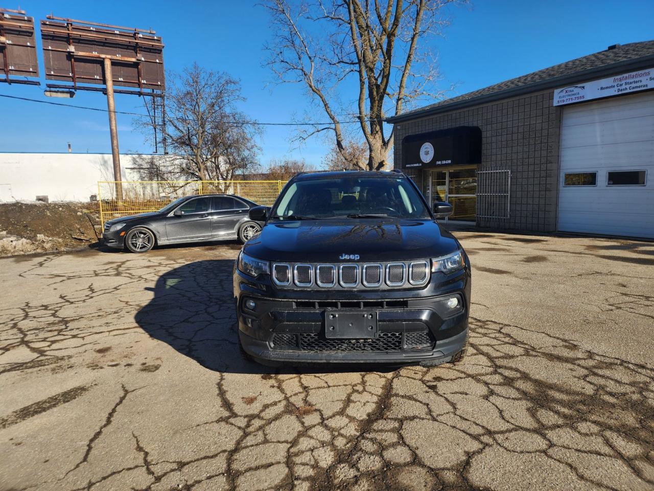2022 Jeep Compass NORTH l AWD l Heated Seats l Remote Start