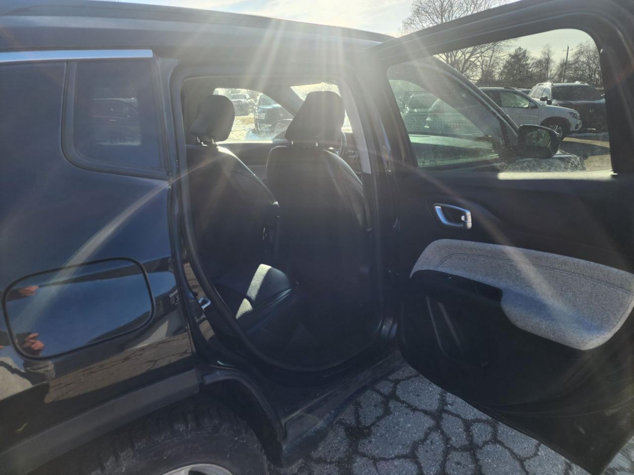 2022 Jeep Compass NORTH l AWD l Heated Seats l Remote Start