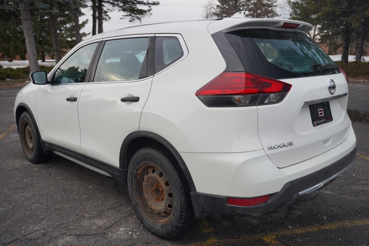 2017 Nissan Rogue SV 2WD Photo
