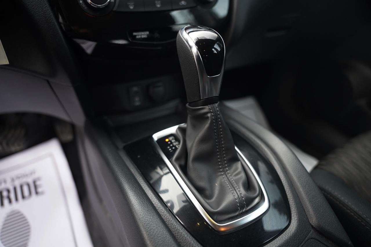 2017 Nissan Rogue SV 2WD Photo