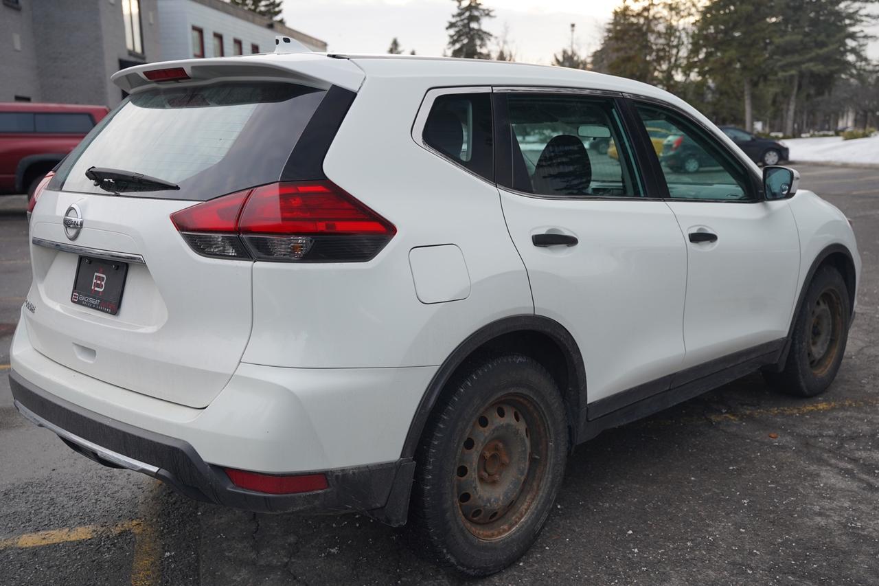 2017 Nissan Rogue SV 2WD Photo