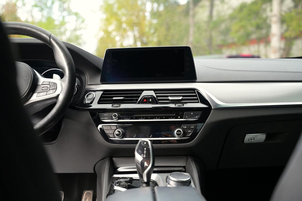 2018 BMW 5 Series 540i xDrive Photo