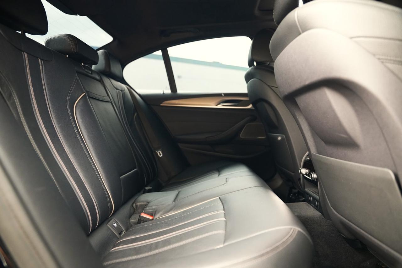 2018 BMW 5 Series 540i xDrive Photo
