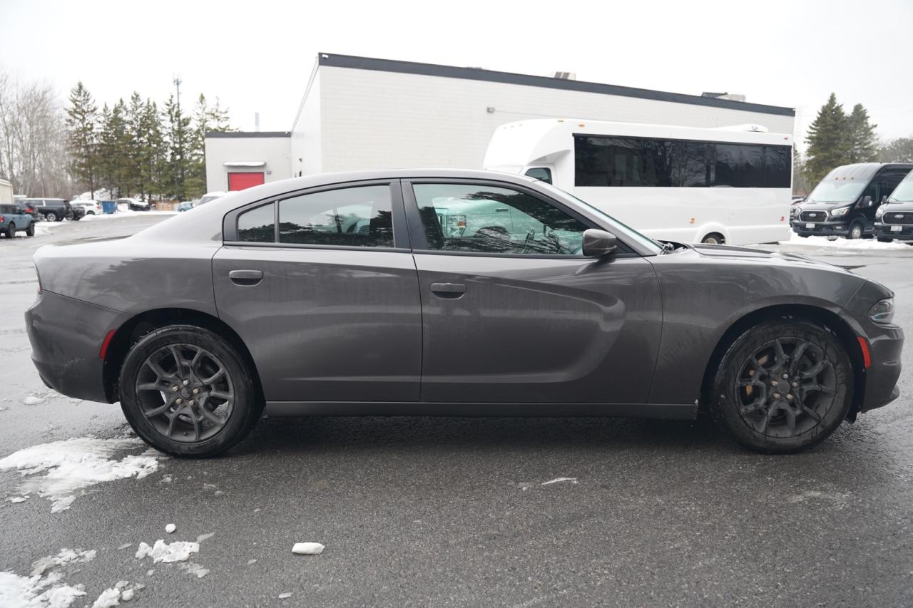 2016 Dodge Charger SXT AWD Photo