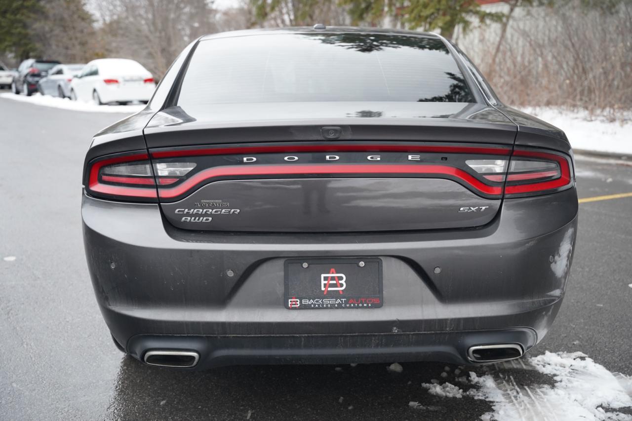 2016 Dodge Charger SXT AWD Photo