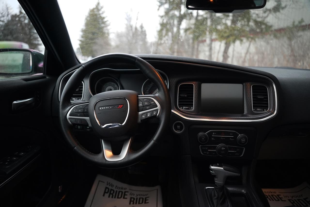2016 Dodge Charger SXT AWD Photo