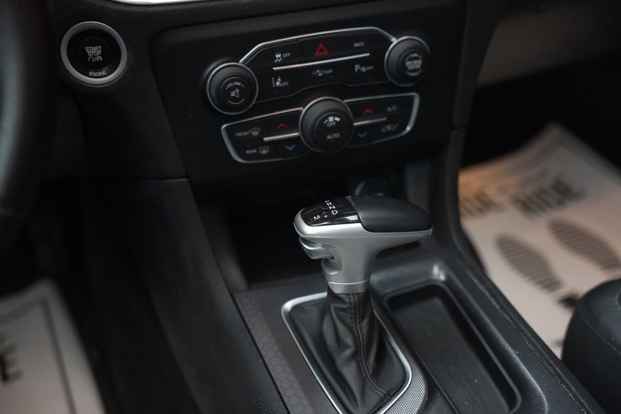 2016 Dodge Charger SXT AWD Photo