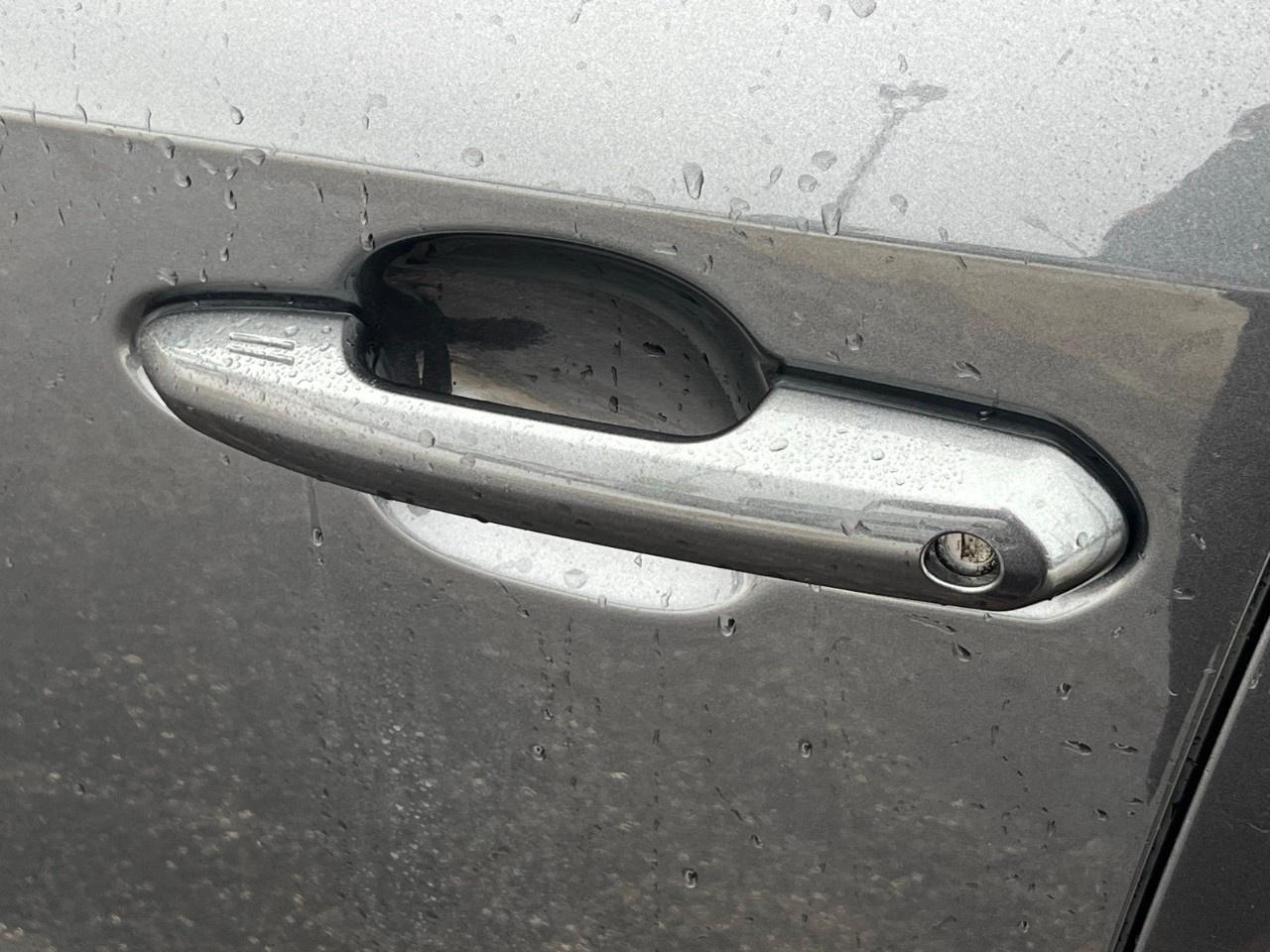 2021 Toyota RAV4 XLE AWD Photo